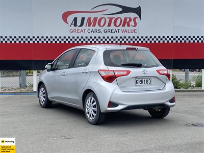 2017 Toyota Yaris - Thumbnail