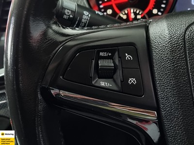 2017 Holden Commodore - Thumbnail