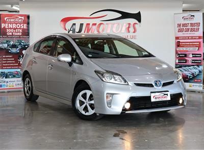 2014 Toyota Prius - Thumbnail