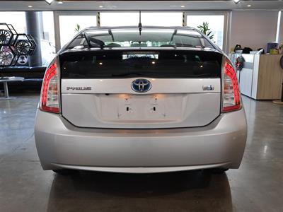 2014 Toyota Prius - Thumbnail