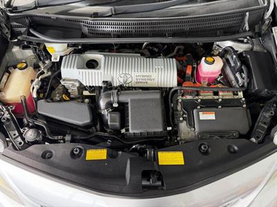 2013 Toyota Prius - Thumbnail