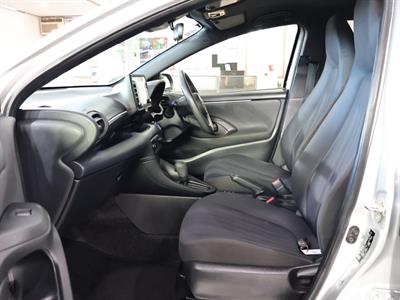 2021 Toyota Yaris - Thumbnail