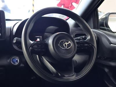 2021 Toyota Yaris - Thumbnail