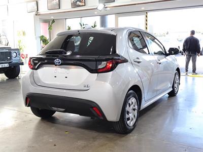 2021 Toyota Yaris - Thumbnail