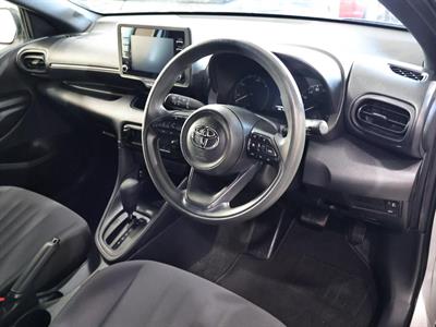 2021 Toyota Yaris - Thumbnail