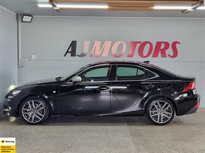 2016 Lexus IS 200t - Thumbnail