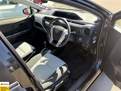 2014 Toyota Aqua - Thumbnail
