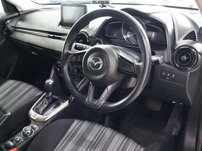 2020 Mazda 2 15 - Thumbnail