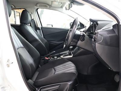 2020 Mazda 2 15 - Thumbnail