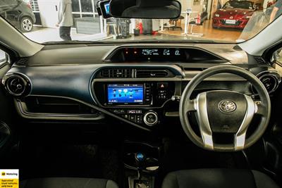 2016 Toyota Aqua - Thumbnail