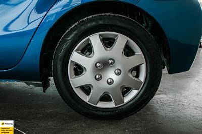 2016 Toyota Aqua - Thumbnail