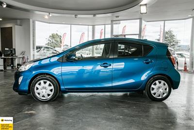 2016 Toyota Aqua - Thumbnail