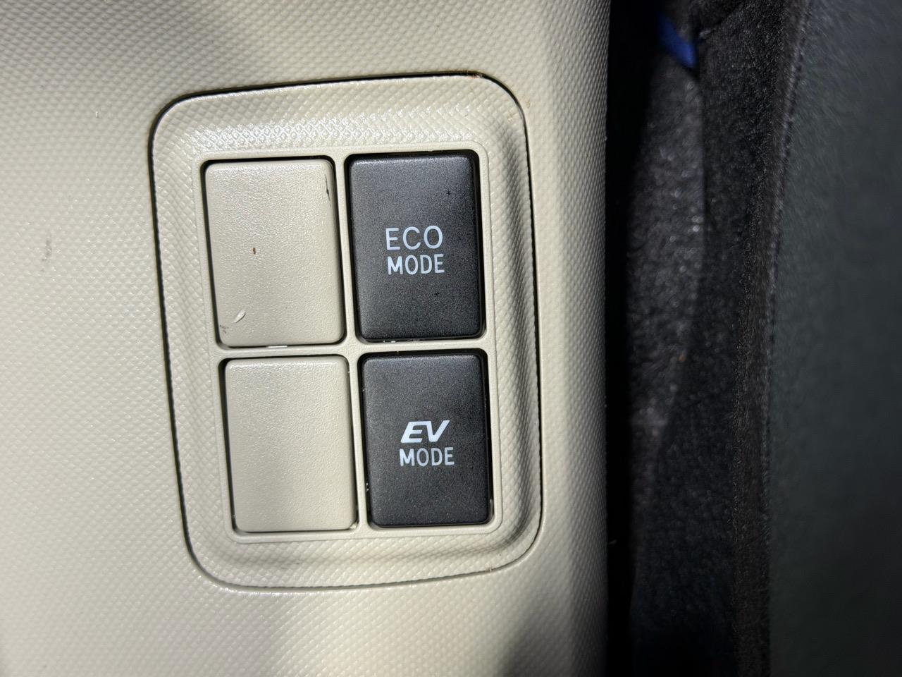 2013 Toyota Aqua