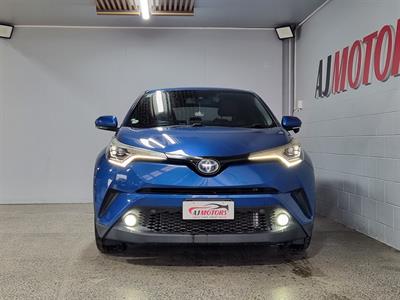 2017 Toyota C-HR - Thumbnail
