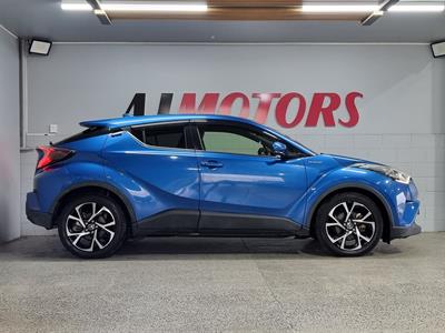 2017 Toyota C-HR - Thumbnail