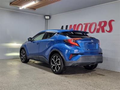2017 Toyota C-HR - Thumbnail