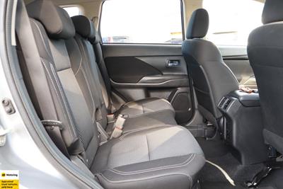 2021 Mitsubishi Outlander - Thumbnail