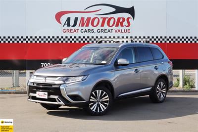 2021 Mitsubishi Outlander - Thumbnail