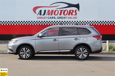 2021 Mitsubishi Outlander - Thumbnail