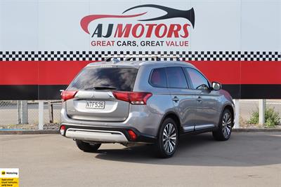 2021 Mitsubishi Outlander - Thumbnail