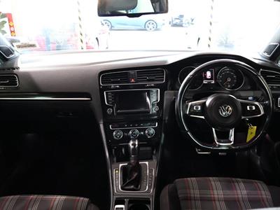 2015 Volkswagen Golf - Thumbnail