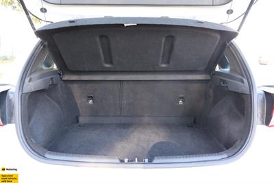 2022 Hyundai i30 - Thumbnail