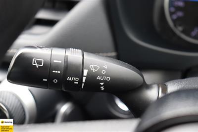 2020 Toyota RAV4 - Thumbnail