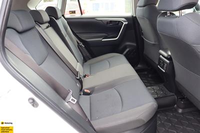 2020 Toyota RAV4 - Thumbnail