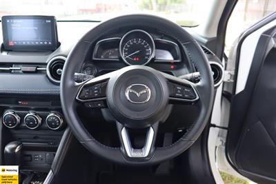 2021 Mazda 2 - Thumbnail