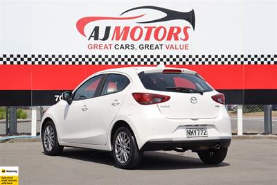 2021 Mazda 2 - Thumbnail
