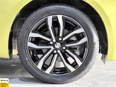 2015 Suzuki Swift - Thumbnail