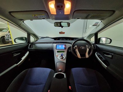 2013 Toyota Prius - Thumbnail