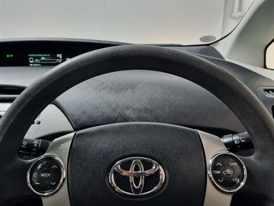 2013 Toyota Prius - Thumbnail