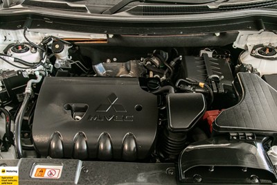 2018 Mitsubishi Outlander - Thumbnail