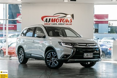 2018 Mitsubishi Outlander - Thumbnail