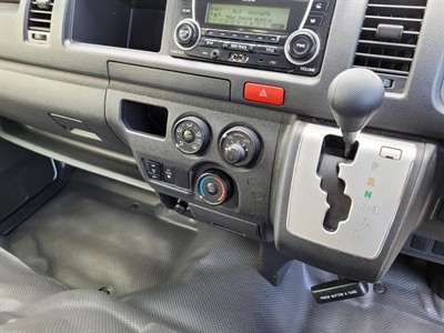 2016 Toyota Hiace - Thumbnail