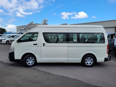 2016 Toyota Hiace - Thumbnail