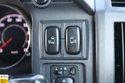2015 Mitsubishi Delica - Thumbnail