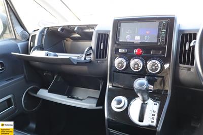 2015 Mitsubishi Delica - Thumbnail