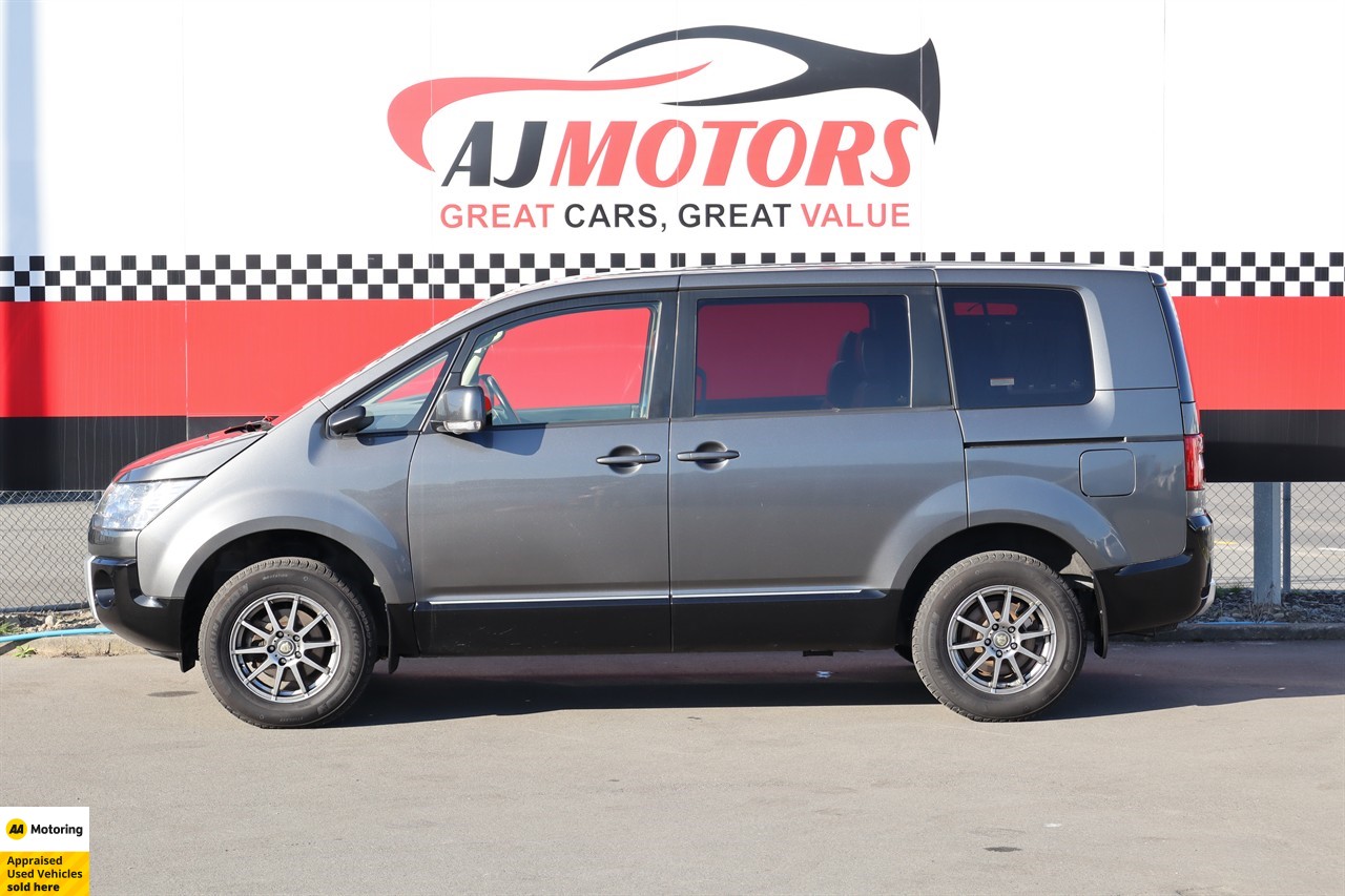 2015 Mitsubishi Delica