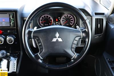 2015 Mitsubishi Delica - Thumbnail