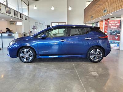 2018 Nissan Leaf - Thumbnail