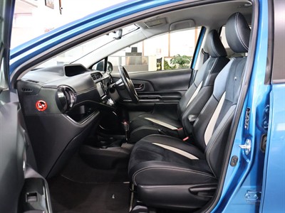 2015 Toyota Aqua - Thumbnail