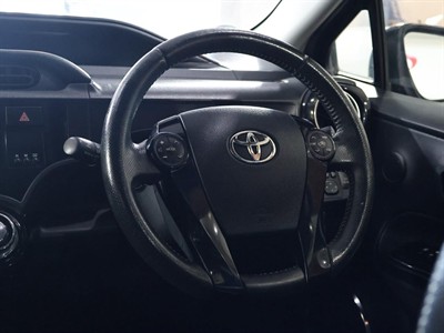 2015 Toyota Aqua - Thumbnail