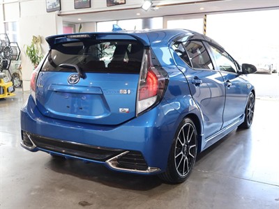 2015 Toyota Aqua - Thumbnail