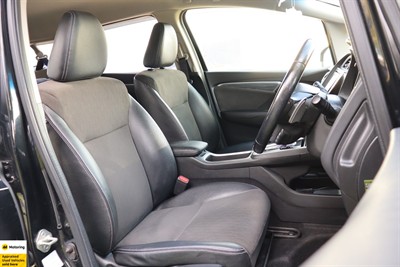 2016 Honda Shuttle - Thumbnail