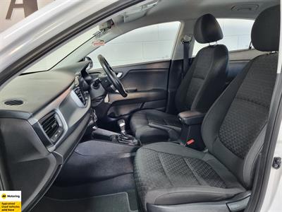 2021 Kia Rio - Thumbnail