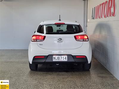 2021 Kia Rio - Thumbnail