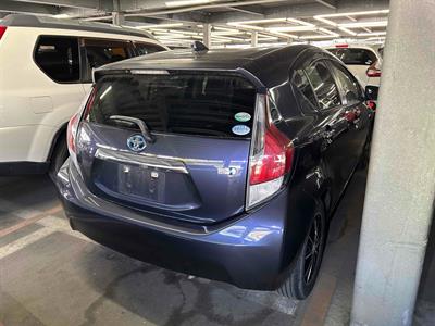 2015 Toyota Aqua - Thumbnail