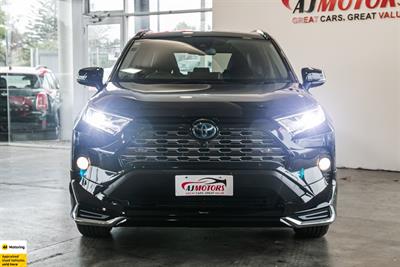 2020 Toyota RAV4 - Thumbnail